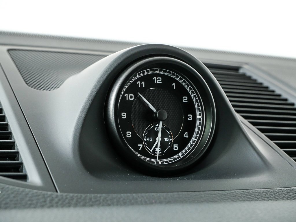 Certified 2025 Porsche Macan image 14