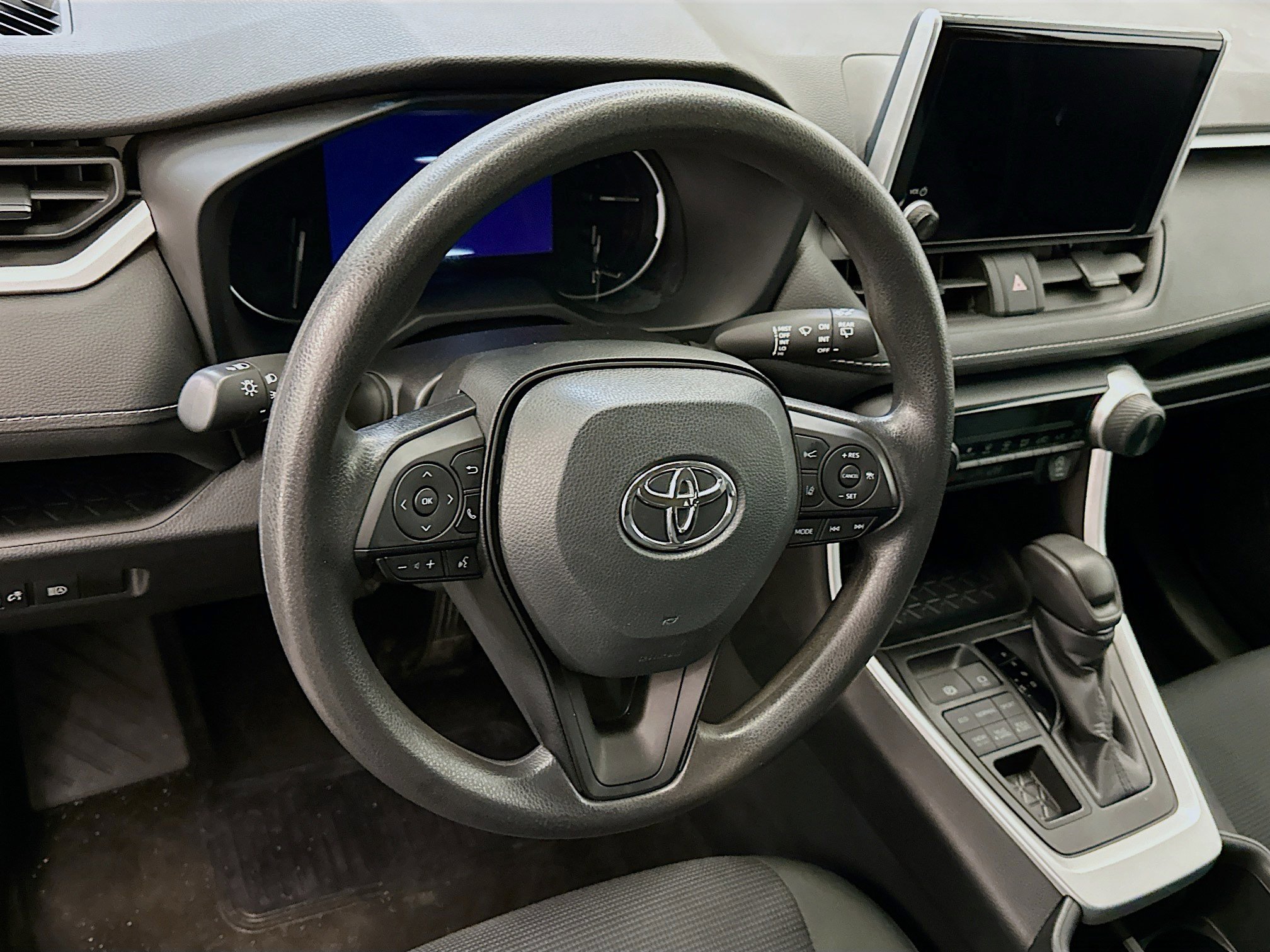 Used 2024 Toyota RAV4 LE image 18