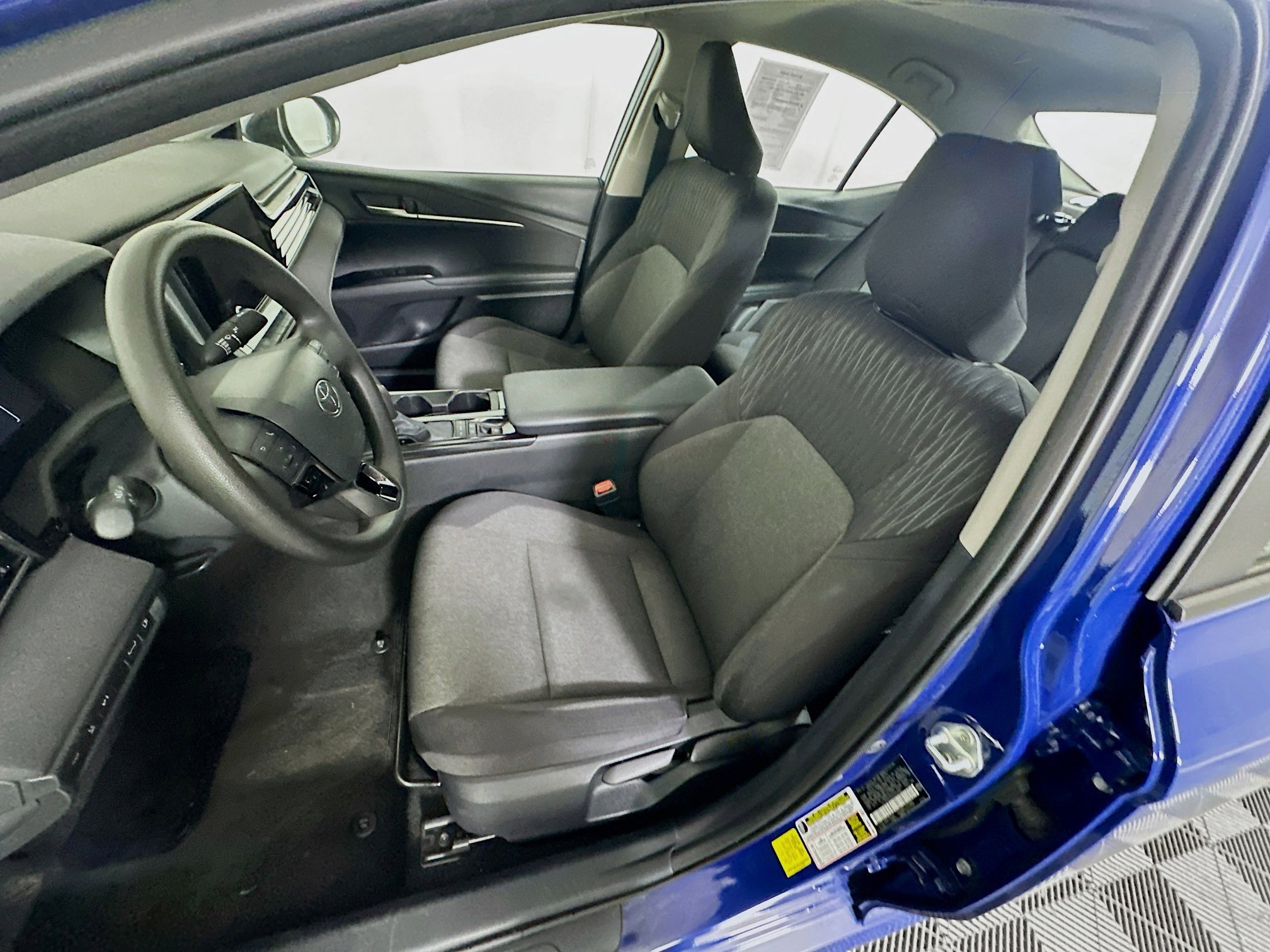 Used 2025 Toyota Camry LE image 13