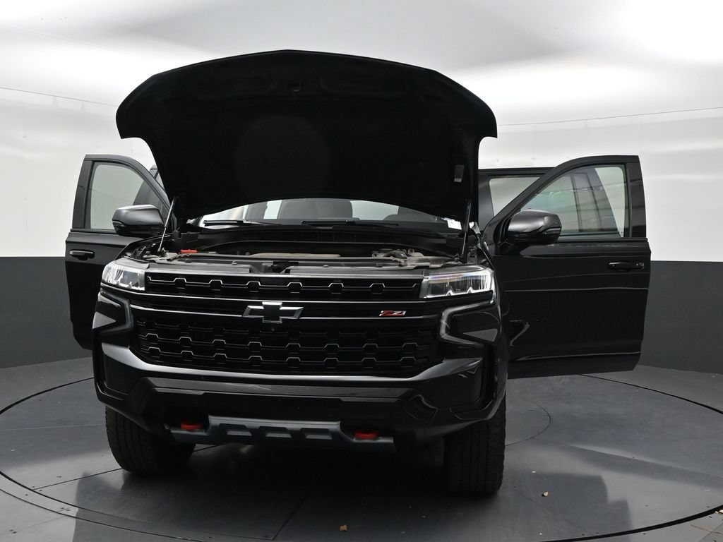 Used 2023 Chevrolet Suburban Z71 w/ Luxury Package AWD/4WD image 33