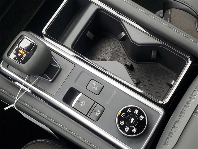 New 2025 Nissan Pathfinder SL image 22