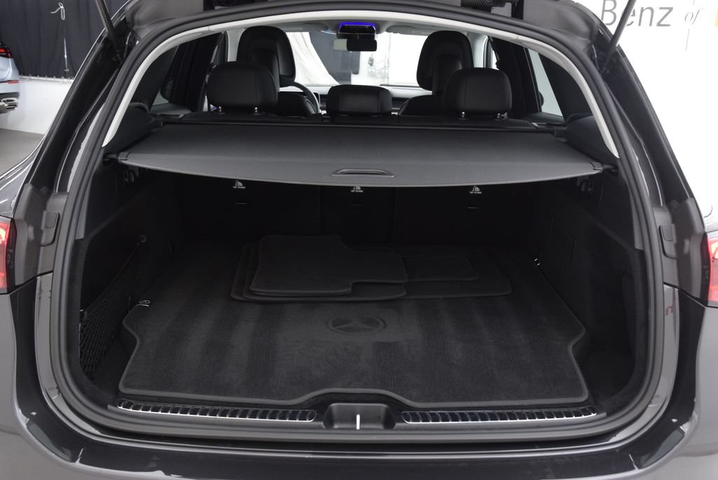 Used 2025 Mercedes-Benz GLC 350e 4MATIC image 30
