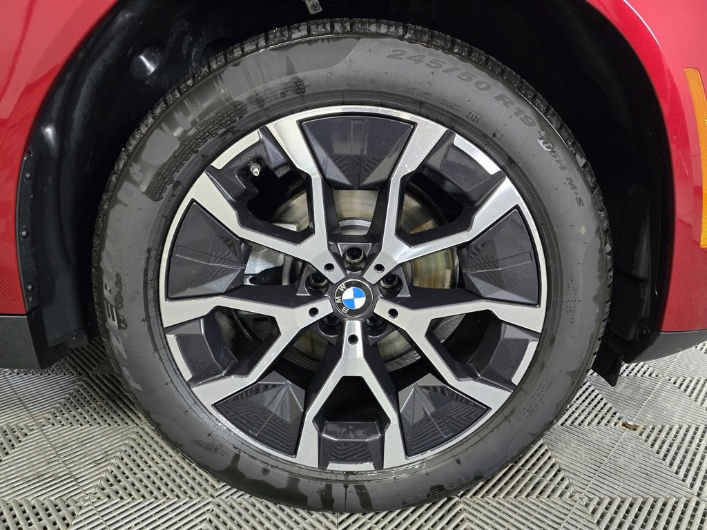 Used 2025 BMW X3 xDrive30i w/ Premium Package image 2