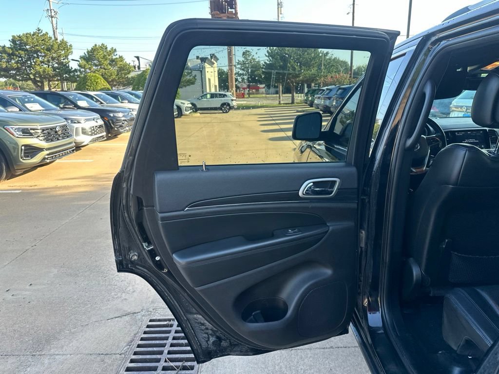 Used 2020 Jeep Grand Cherokee Limited w/ Luxury Group II RWD image 13