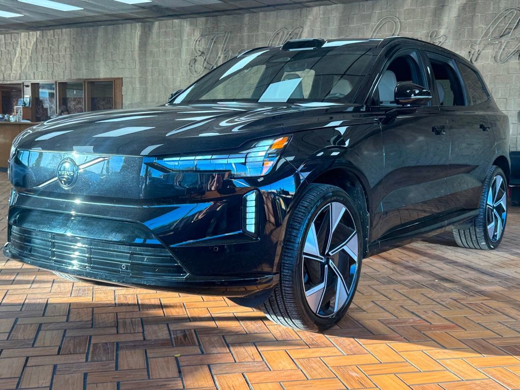 Used 2025 Volvo EX90 Plus image 4