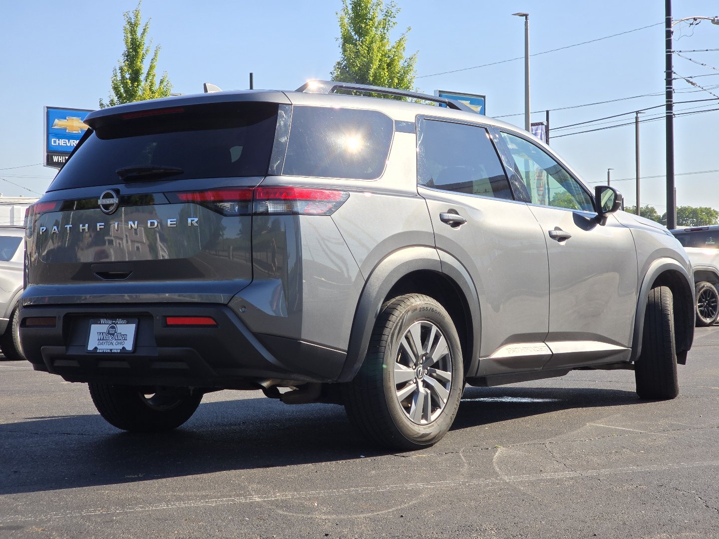 Used 2025 Nissan Pathfinder SV FWD image 25
