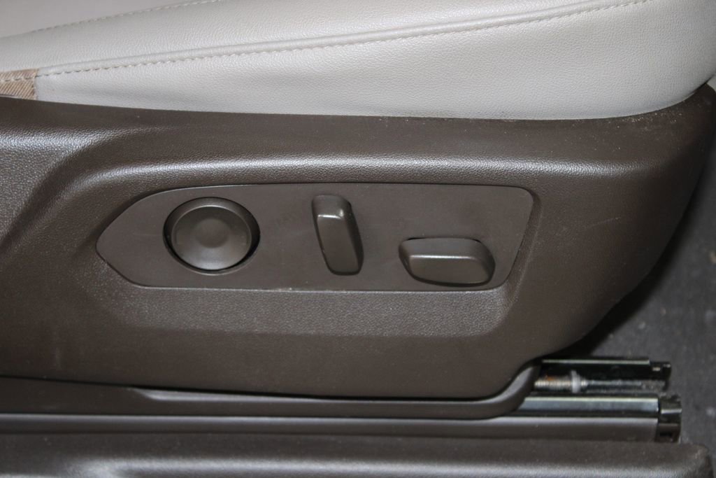 Used 2022 Chevrolet Tahoe LT w/ Luxury Package RWD image 27