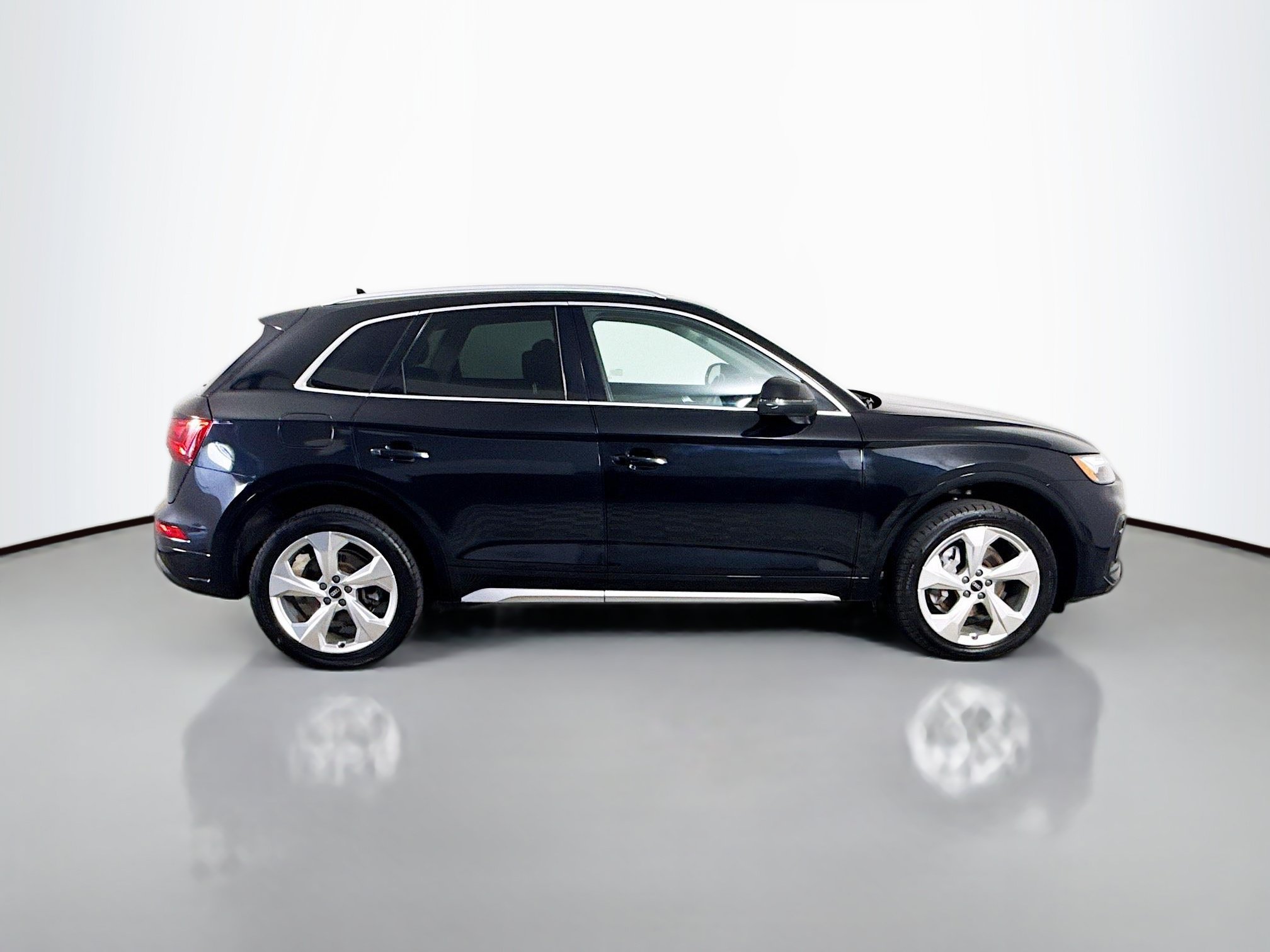 Used 2021 Audi Q5 2.0T Premium Plus w/ Premium Plus Package AWD/4WD image 11