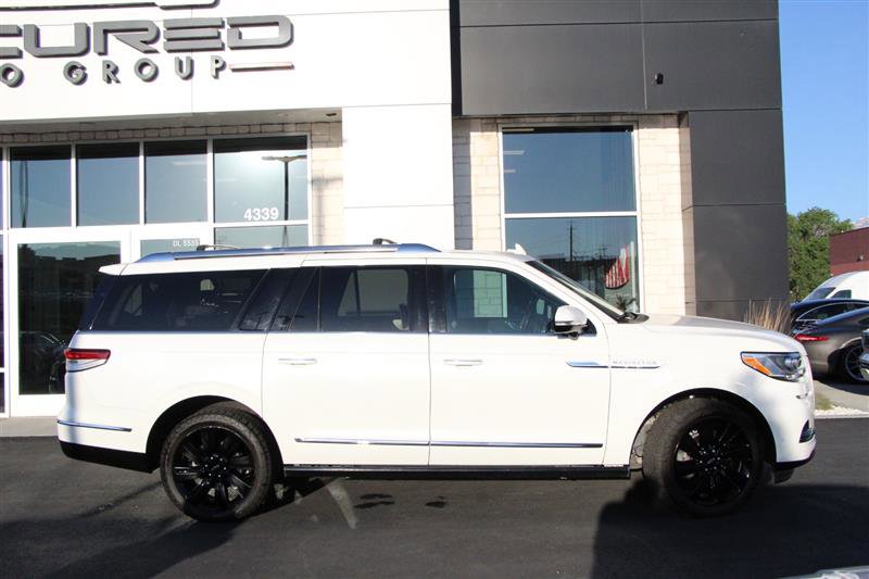 Used 2022 Lincoln Navigator L Reserve AWD/4WD image 9
