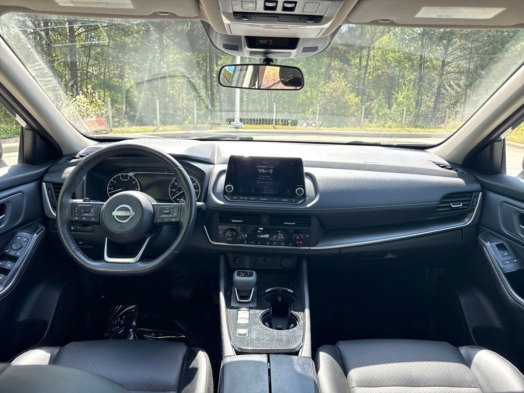 Used 2024 Nissan Rogue SV w/ SV Premium Package FWD image 17