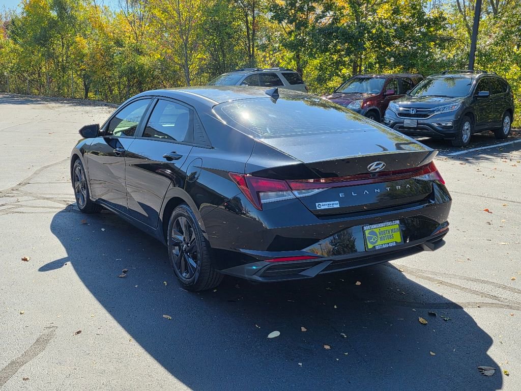 Used 2022 Hyundai Elantra SEL w/ Convenience Package image 5