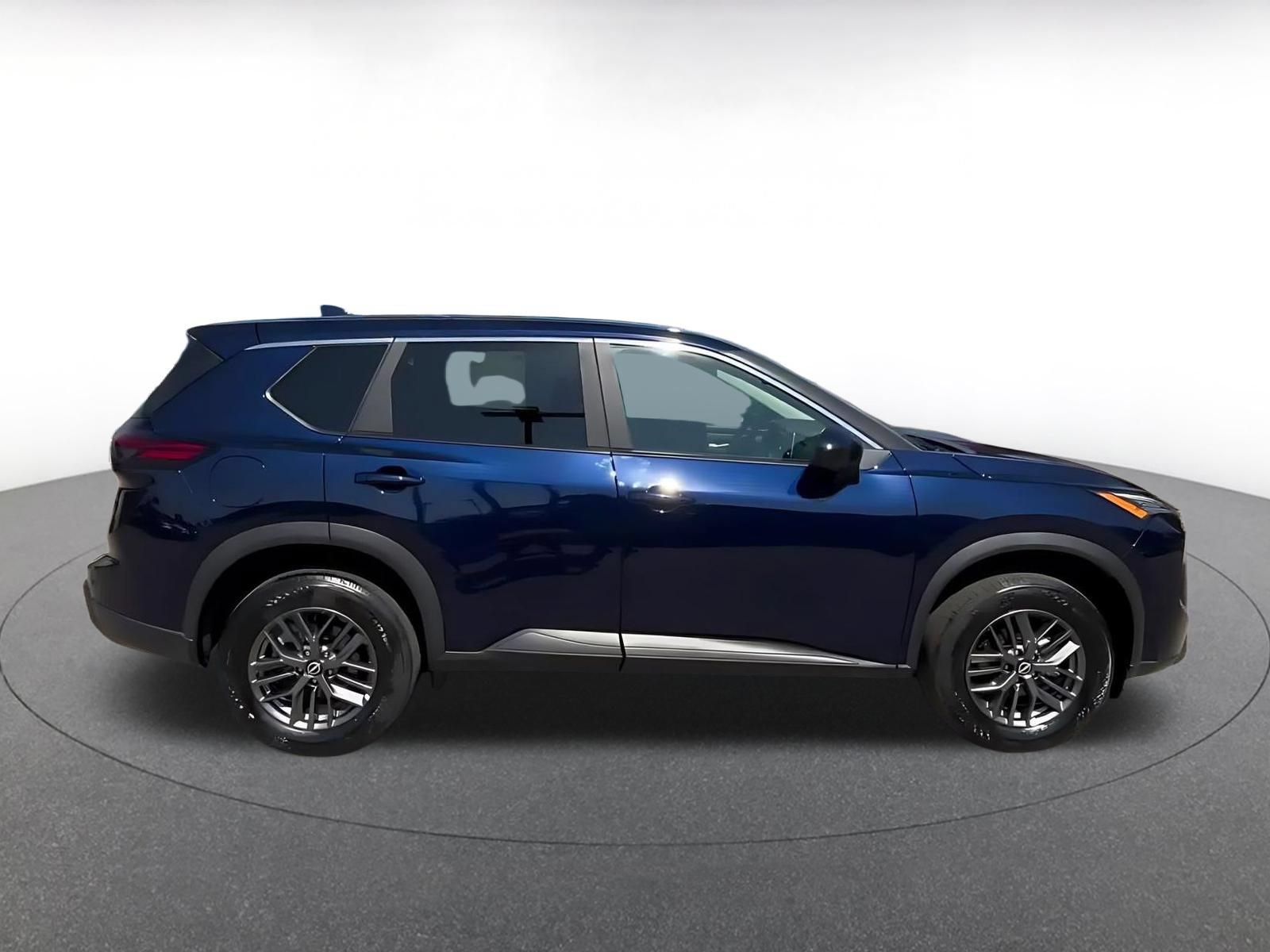 Used 2026 Nissan Rogue SV AWD/4WD image 16