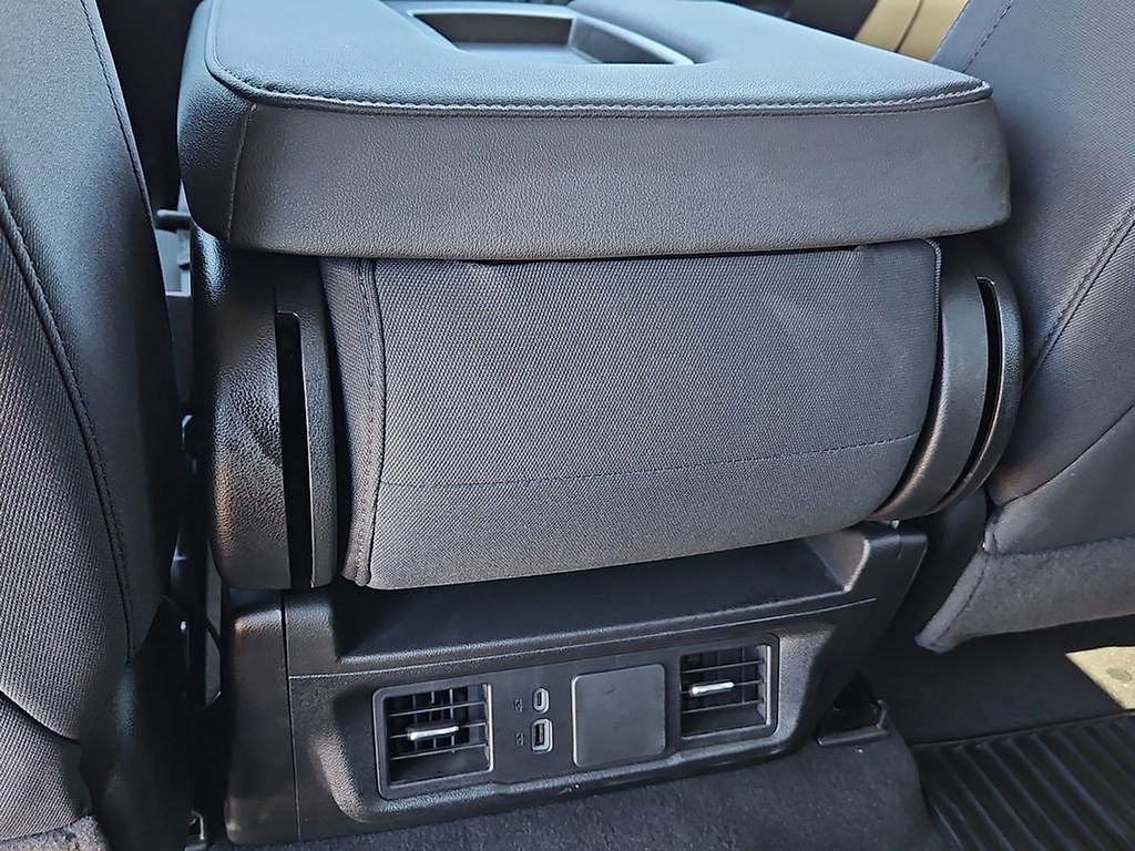 Used 2024 Chevrolet Silverado 2500 Custom w/ Custom Convenience Package AWD/4WD image 21