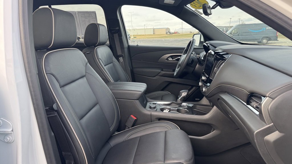 Used 2023 Chevrolet Traverse Premier image 19