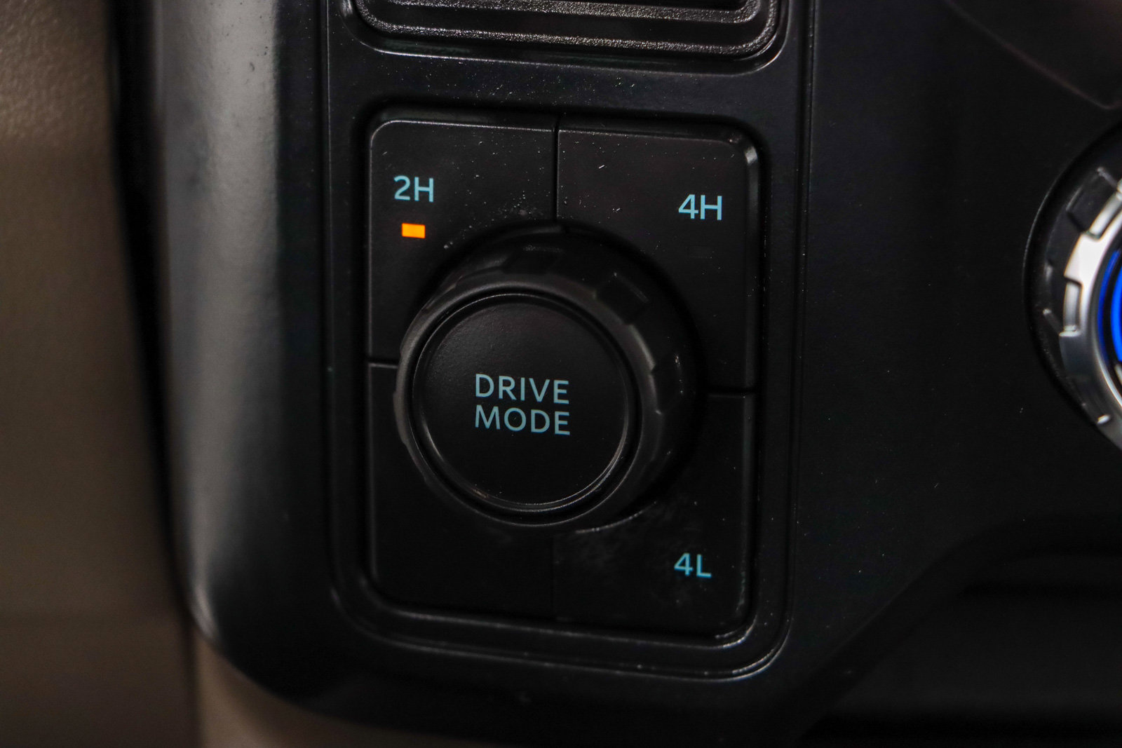 Used 2025 Ford F450 Platinum w/ Platinum Plus Package image 23