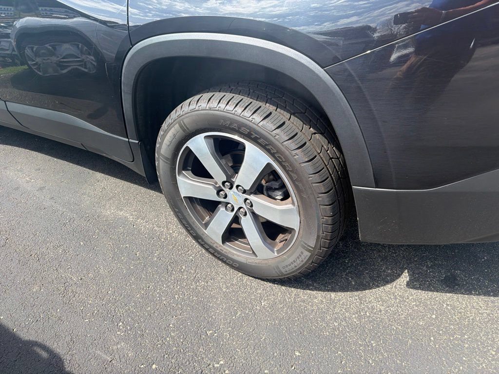 Used 2020 Chevrolet Traverse LT w/ LT Premium Package AWD/4WD image 8