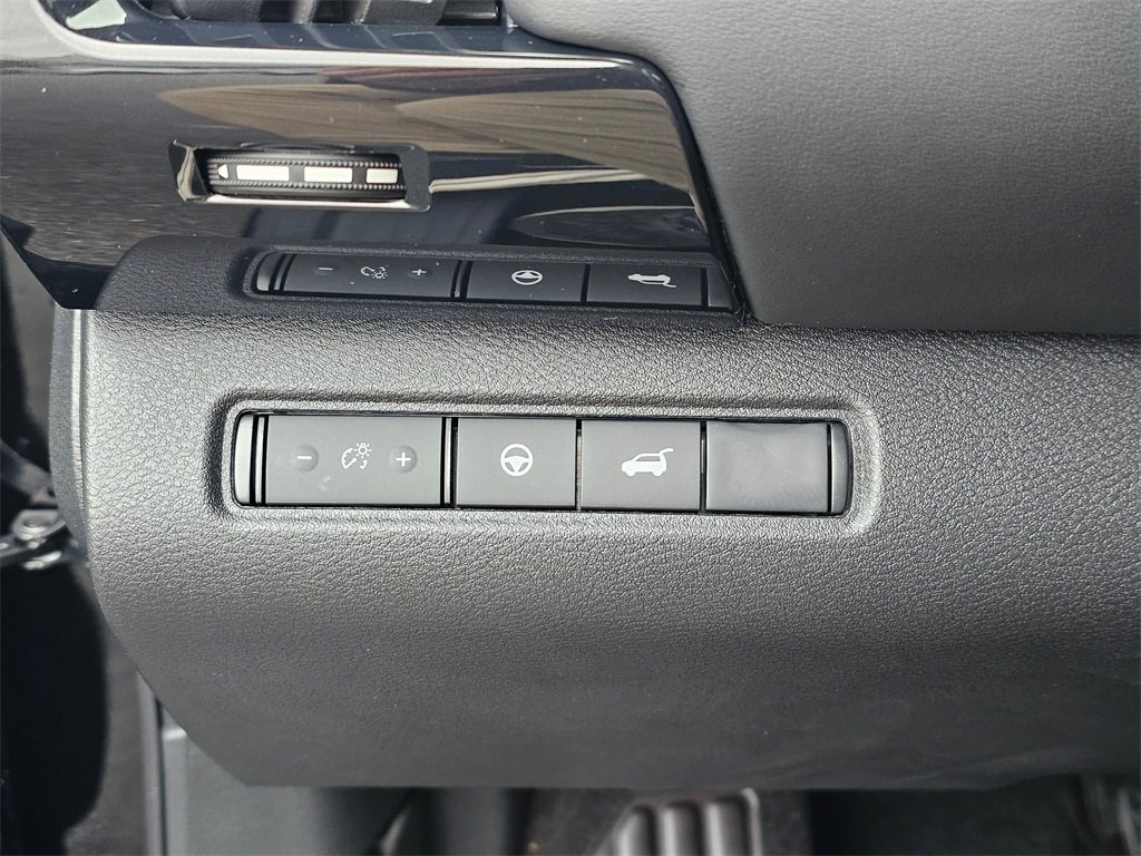 New 2025 Nissan Pathfinder SV w/ SV Premium Package image 36