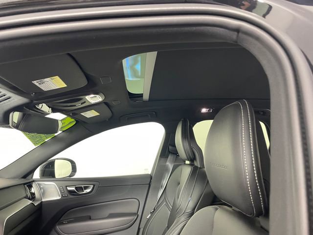 Used 2018 Volvo XC60 T6 Inscription w/ Luxury Seat Package AWD/4WD image 10