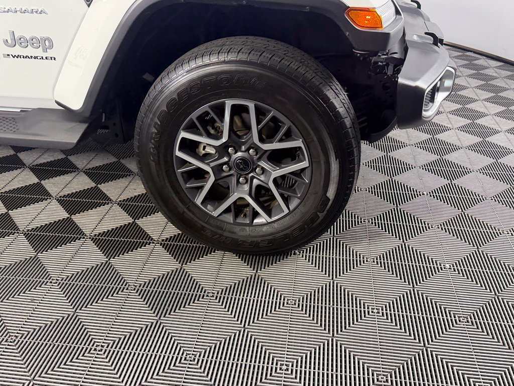 Used 2024 Jeep Wrangler Unlimited Sahara w/ Technology Group AWD/4WD image 11