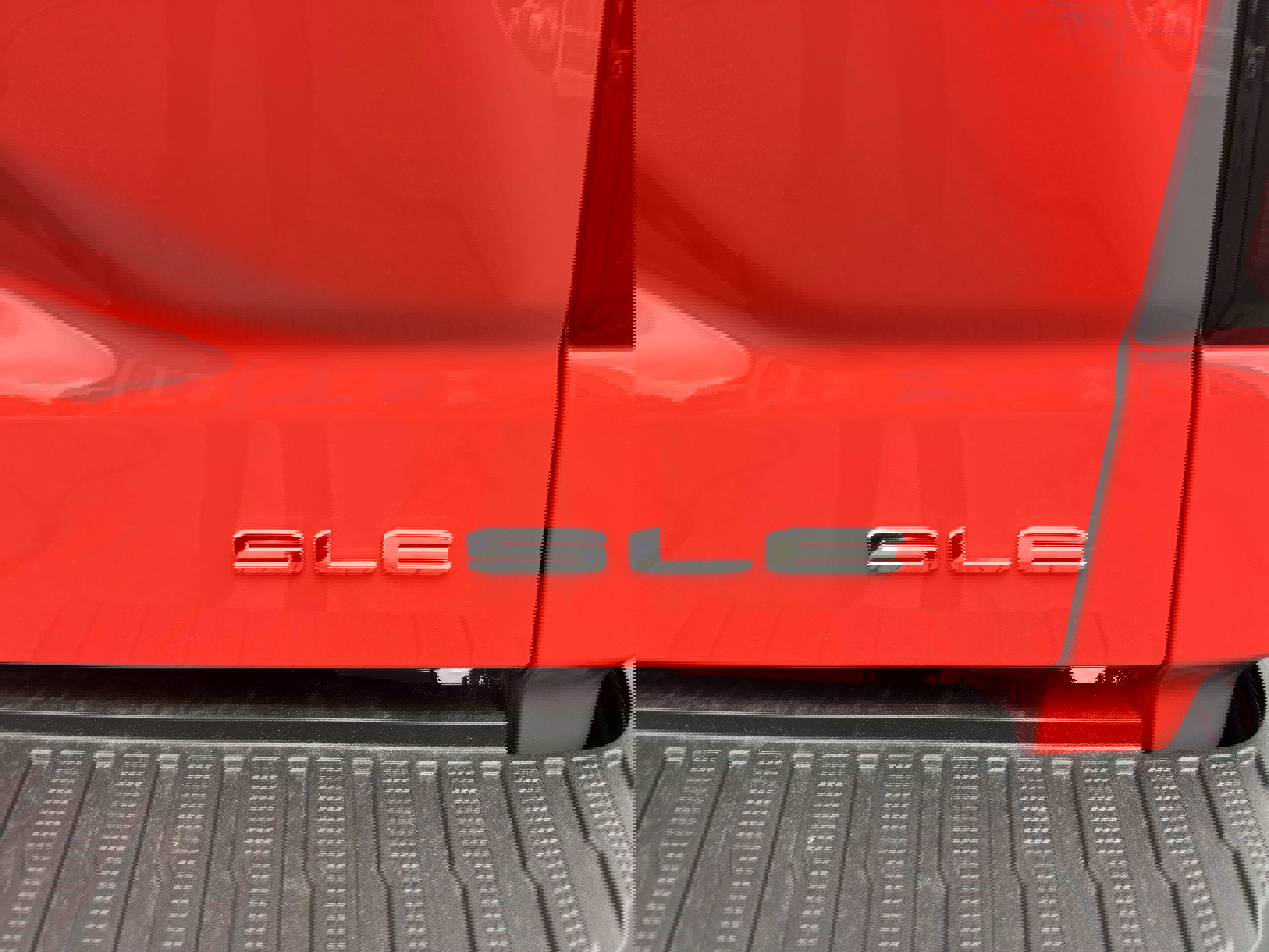 New 2025 GMC Sierra 1500 SLE w/ Preferred Package image 18