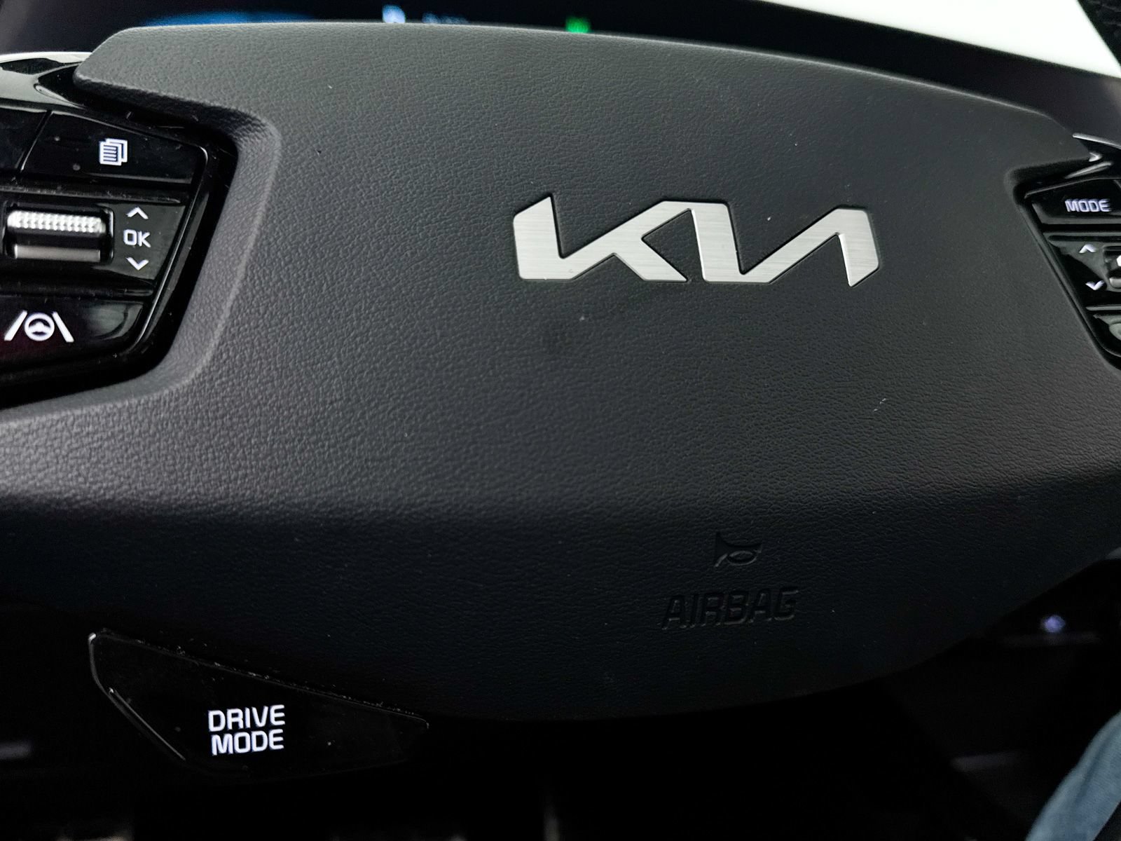 Certified 2025 Kia Niro EX Touring FWD image 9