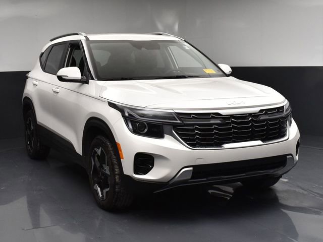 Certified 2025 Kia Seltos S FWD image 2