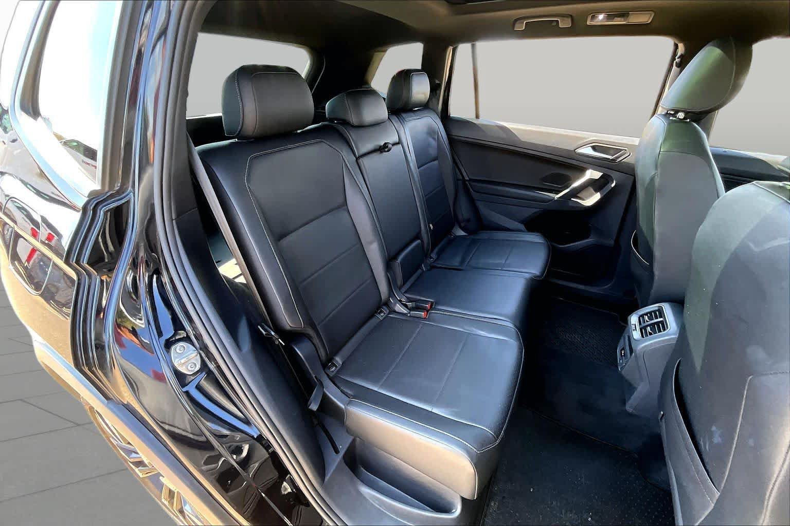 Used 2020 Volkswagen Tiguan SE R-Line AWD/4WD image 20
