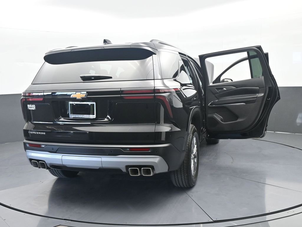 Used 2026 Chevrolet Traverse LT FWD image 79