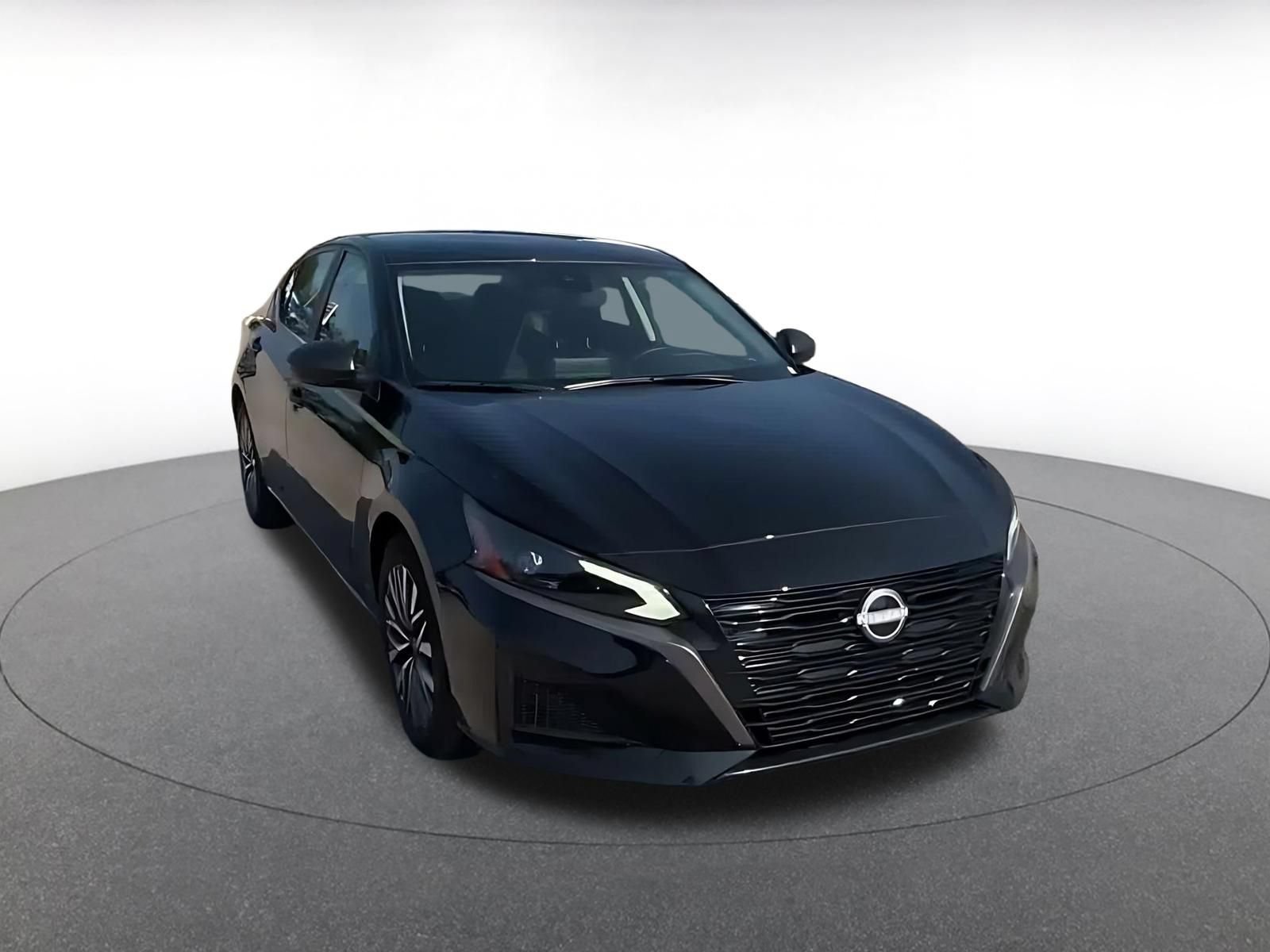 Used 2026 Nissan Altima 2.5 SV FWD image 3