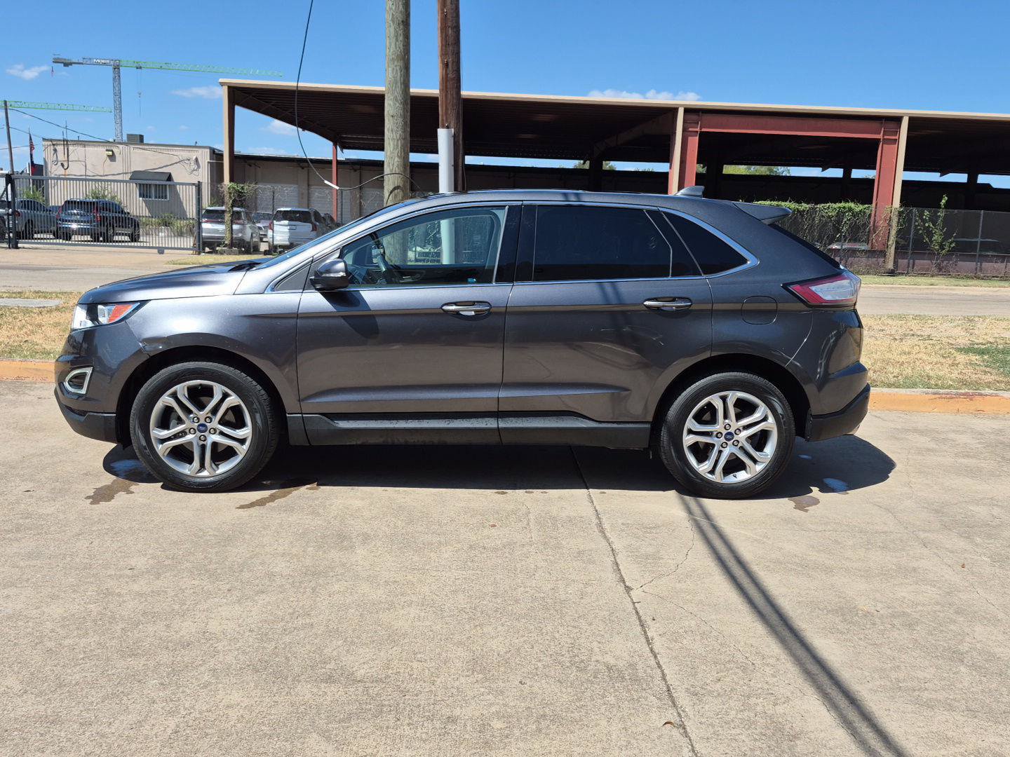 Used 2018 Ford Edge Titanium w/ Equipment Group 301A FWD image 8