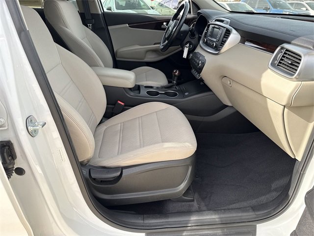 Used 2016 Kia Sorento LX w/ LX Convenience Package image 15