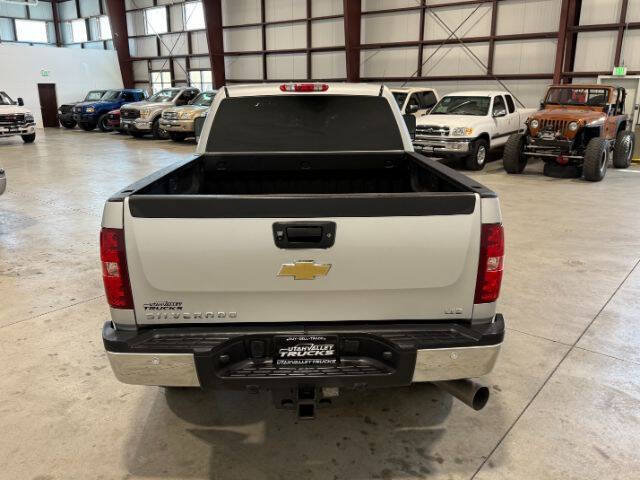 Used 2011 Chevrolet Silverado 2500 LTZ w/ LTZ Plus Package AWD/4WD image 10