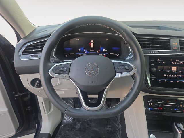 Used 2023 Volkswagen Tiguan SE FWD image 12