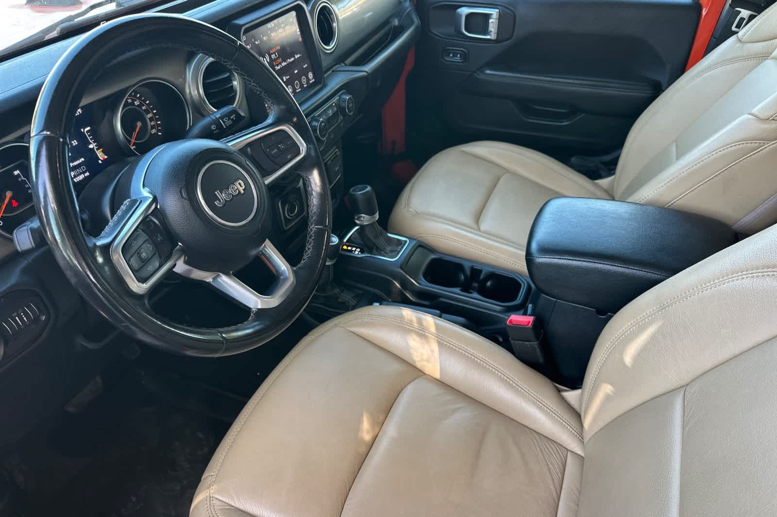 Used 2020 Jeep Gladiator Overland AWD/4WD image 13