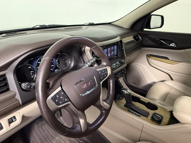 Used 2019 GMC Acadia Denali w/ Technology Package FWD image 17