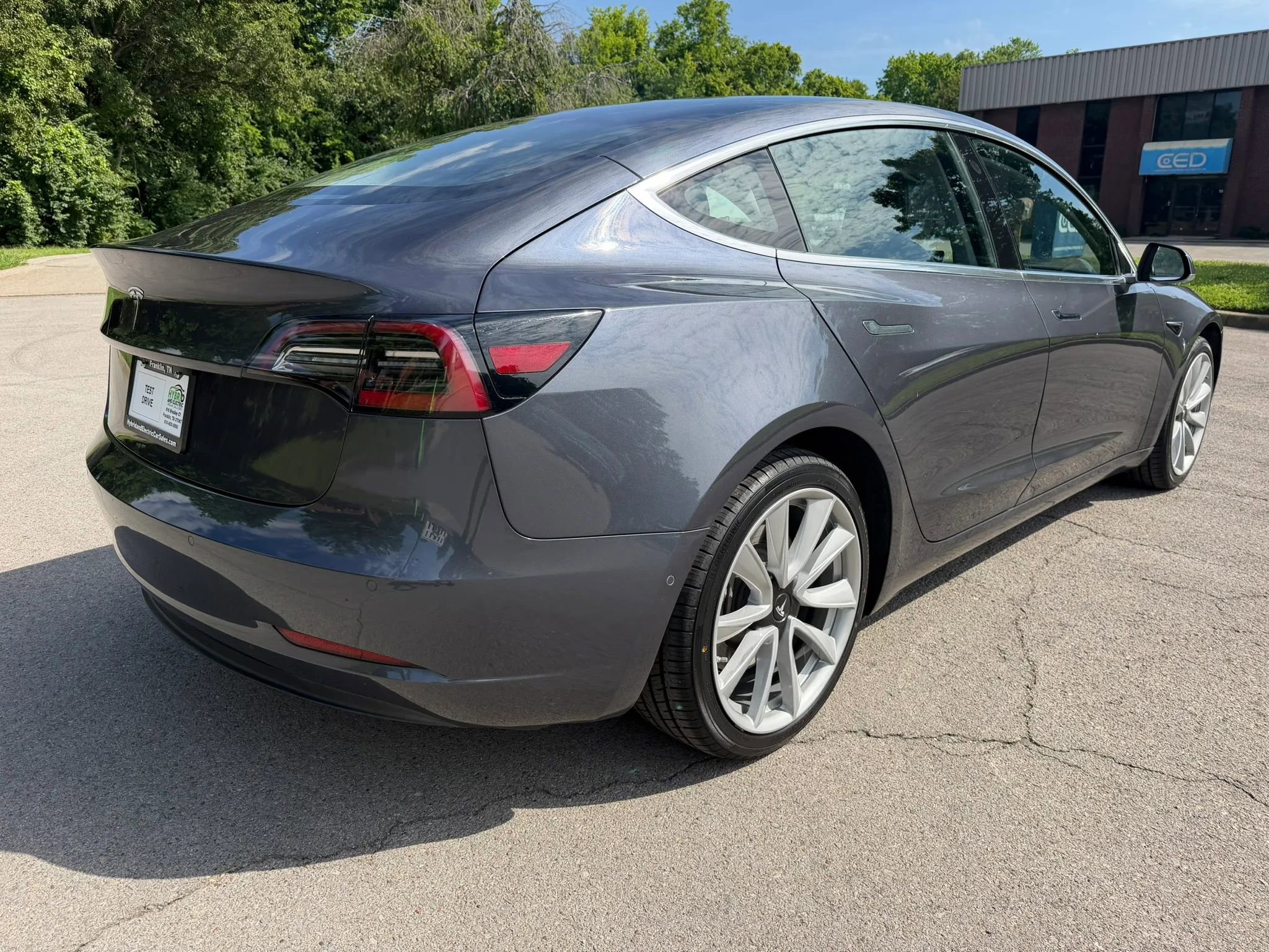 Used 2018 Tesla Model 3 Long Range RWD image 6