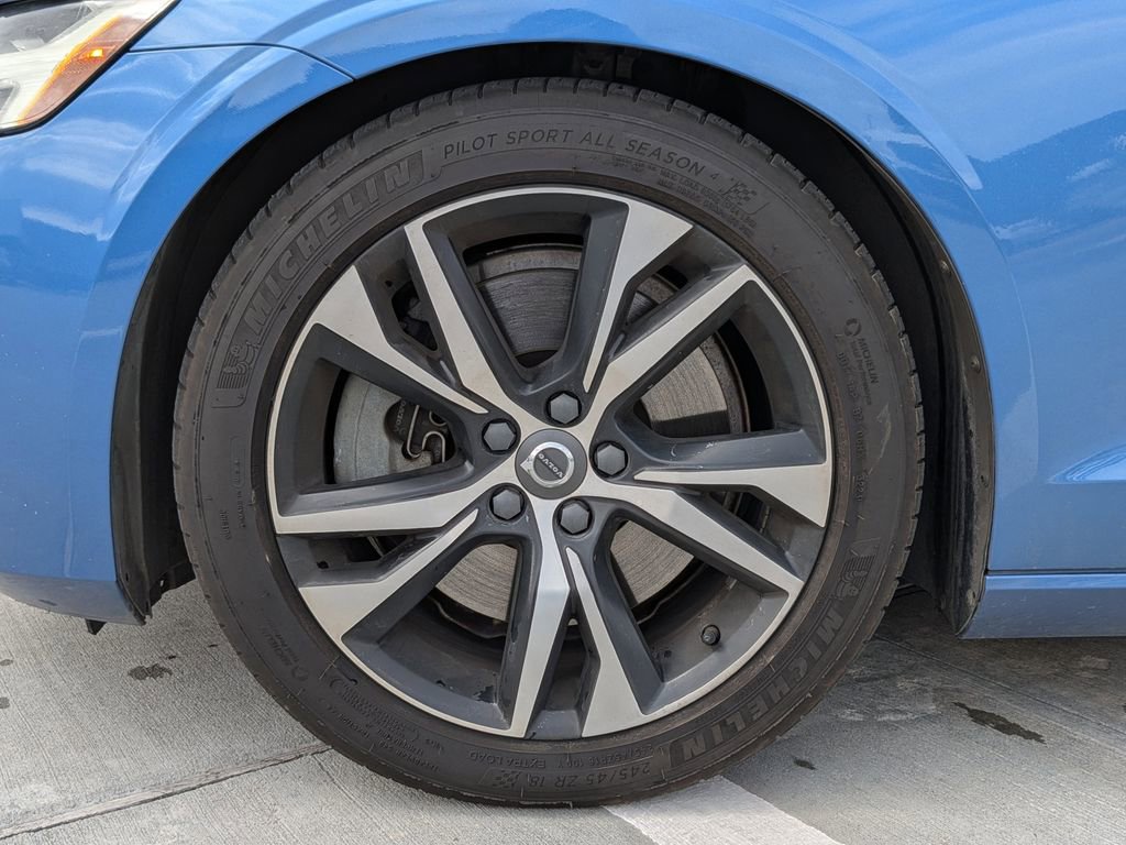 Used 2020 Volvo S60 T6 R-Design image 9