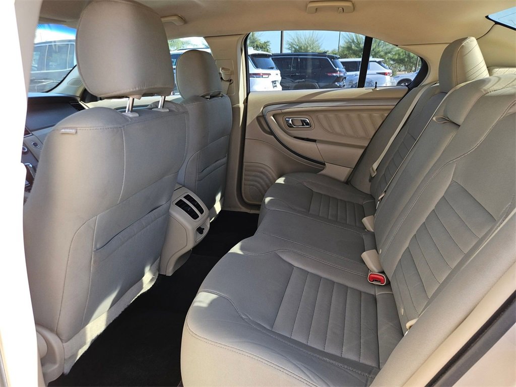 Used 2017 Ford Taurus SE image 24