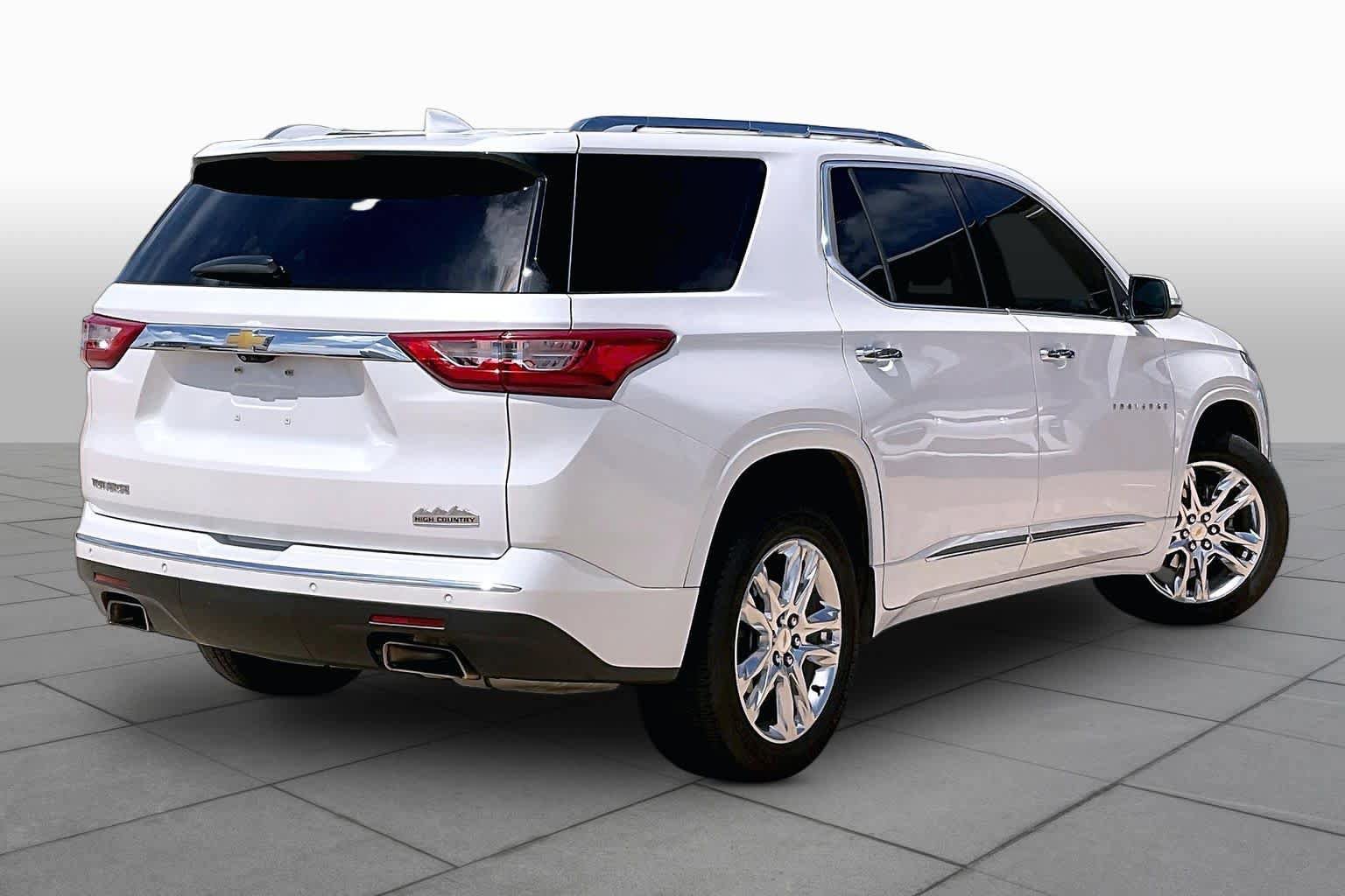 Used 2021 Chevrolet Traverse High Country FWD image 12