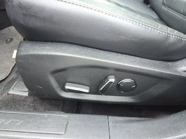 Used 2017 Ford Fusion SE w/ Fusion SE Technology Package FWD image 16