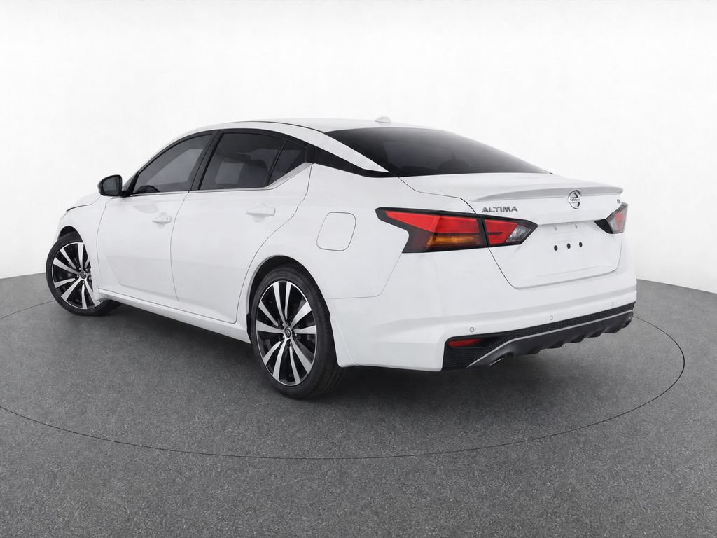 Used 2020 Nissan Altima 2.5 SR w/ Premium Package FWD image 3