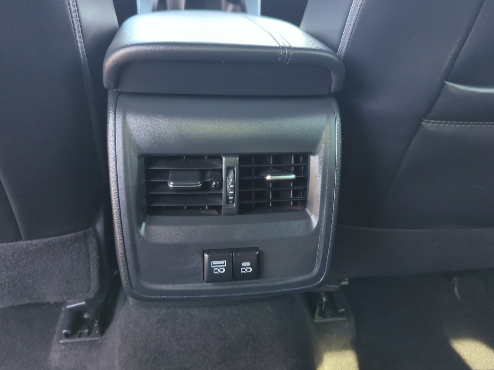 Used 2021 Toyota Avalon XSE image 30