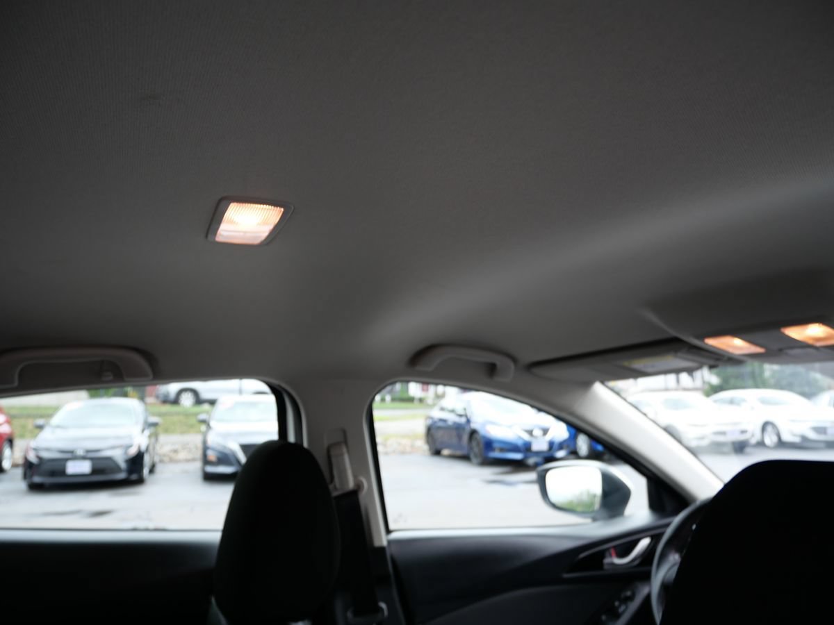 Used 2015 MAZDA MAZDA3 i Touring FWD image 32