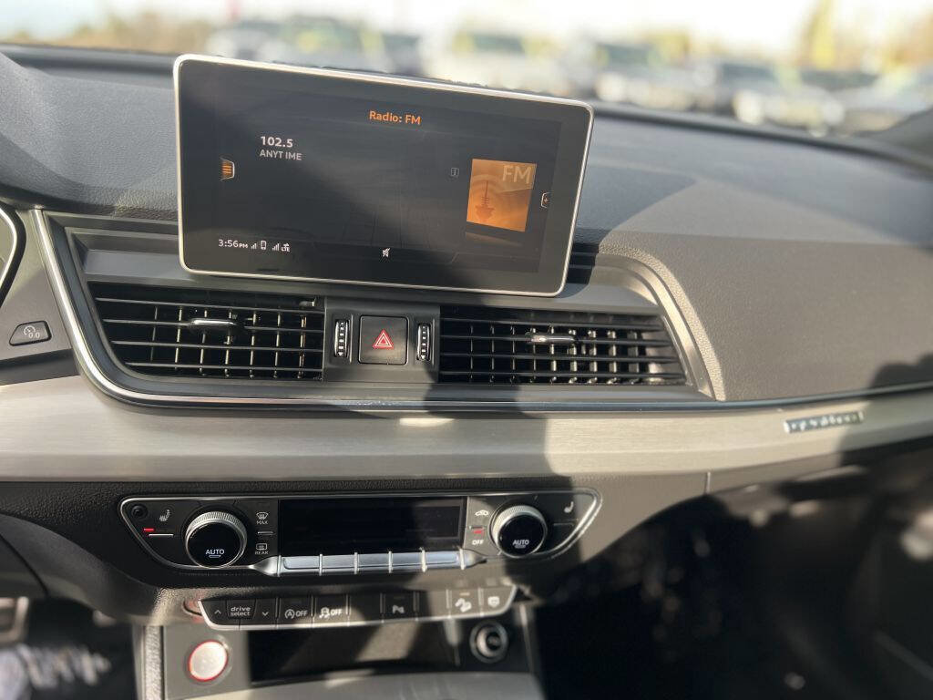 Used 2018 Audi SQ5 Premium Plus w/ Navigation Package image 14