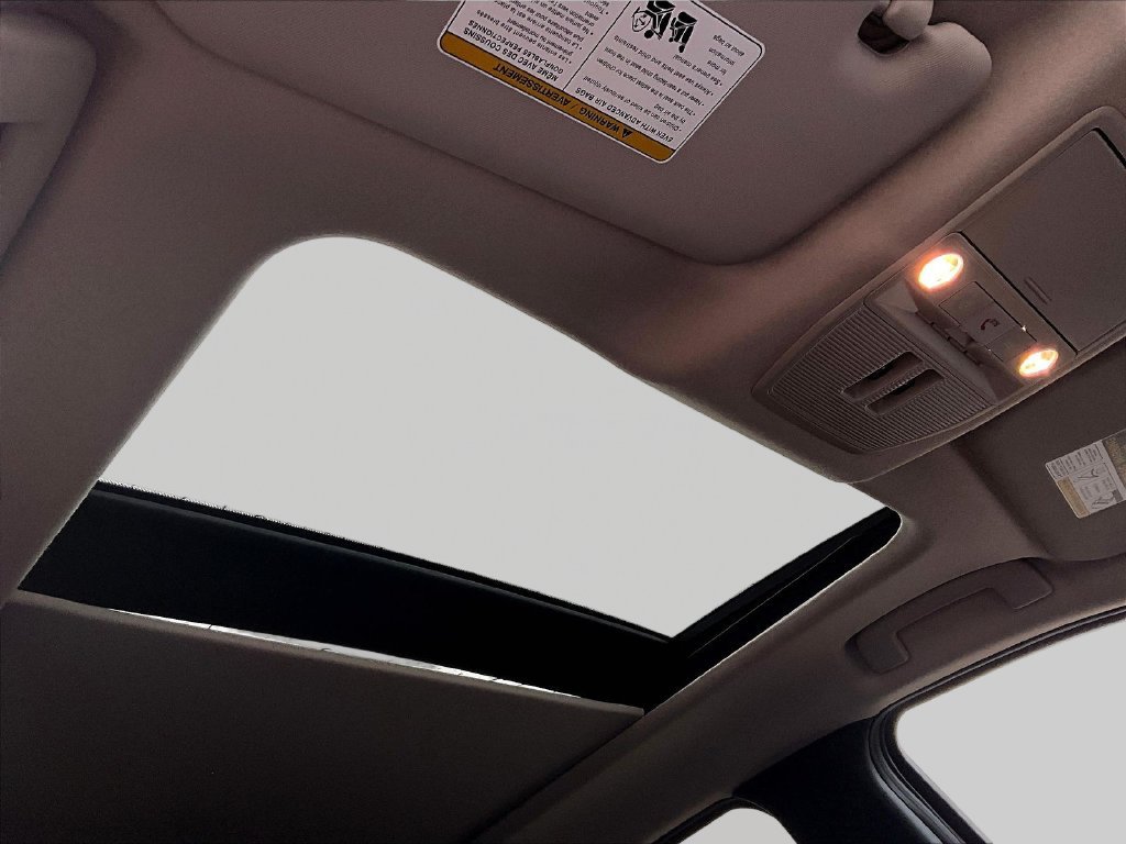 Used 2026 Nissan Kicks SR w/ SR Premium Package AWD/4WD image 32