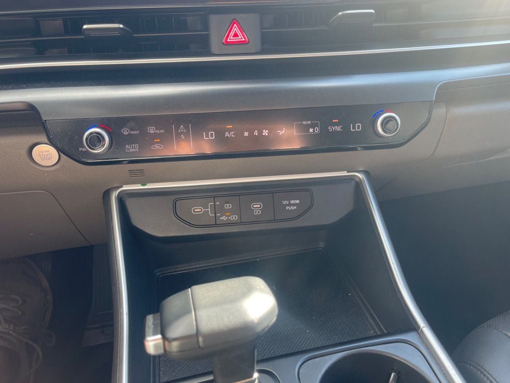 Used 2026 Kia Carnival FWD image 19
