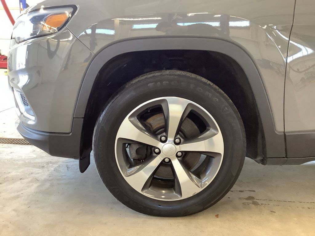 Used 2019 Jeep Cherokee Limited w/ Luxury Group AWD/4WD image 7