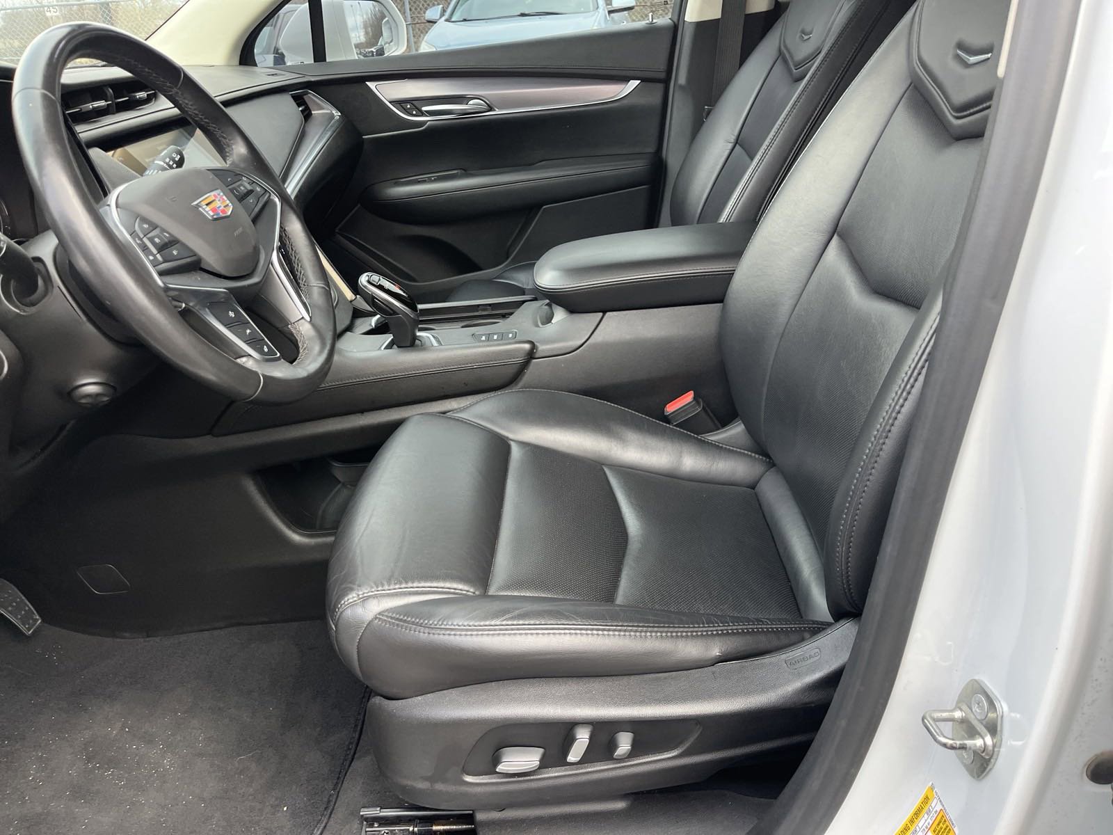 Used 2018 Cadillac XT5 Luxury w/ Driver Awareness Package image 10