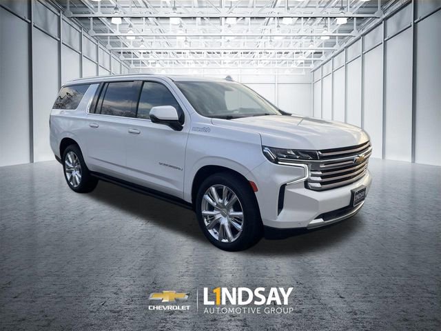 Used 2023 Chevrolet Suburban High Country image 2