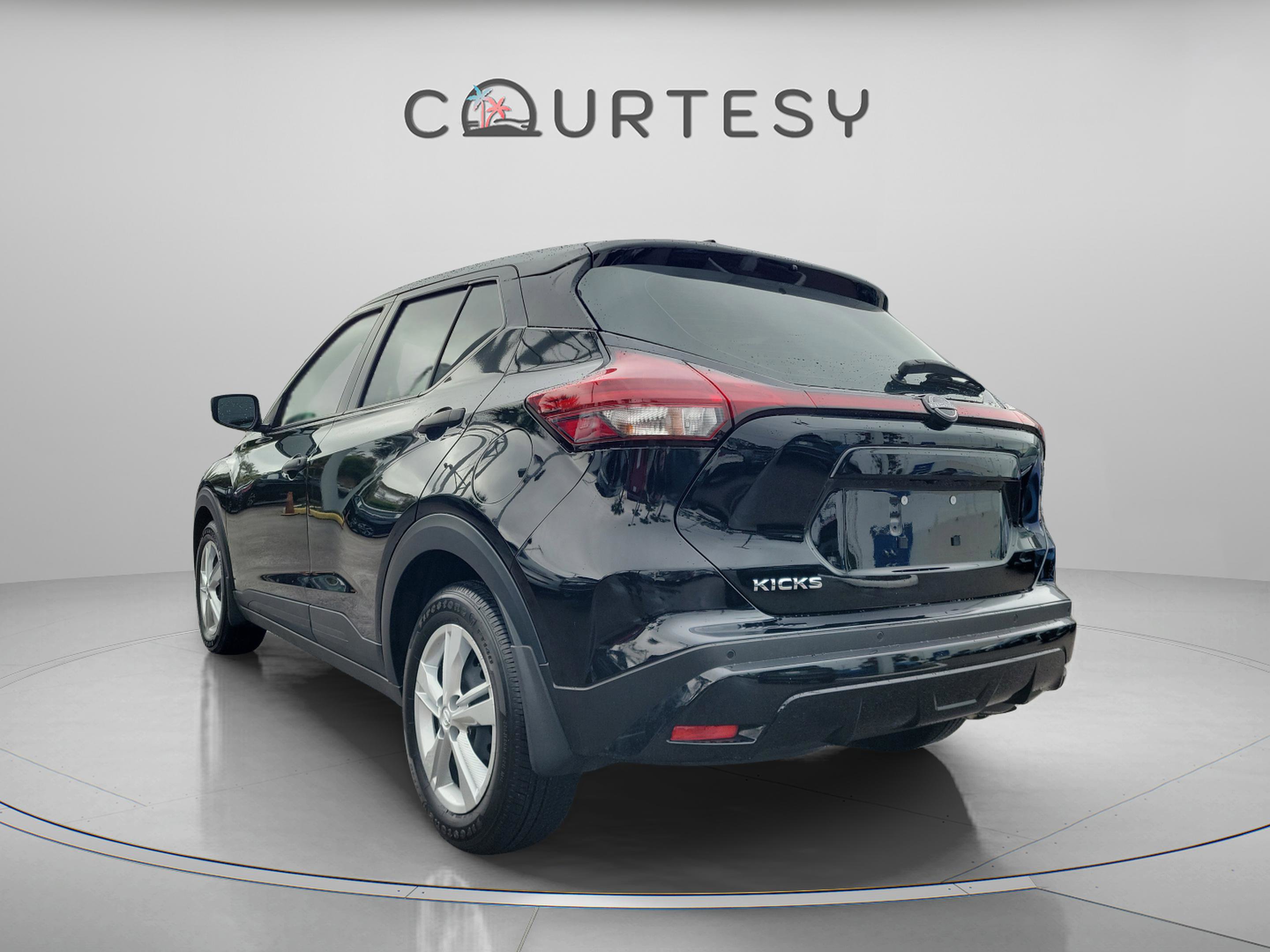 Used 2025 Nissan Kicks Play S image 6